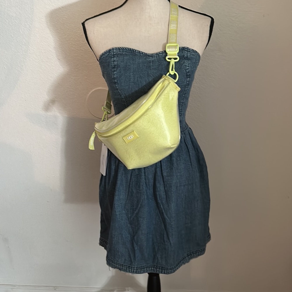 UGG Nasha Belt Bag Clear Key Lime